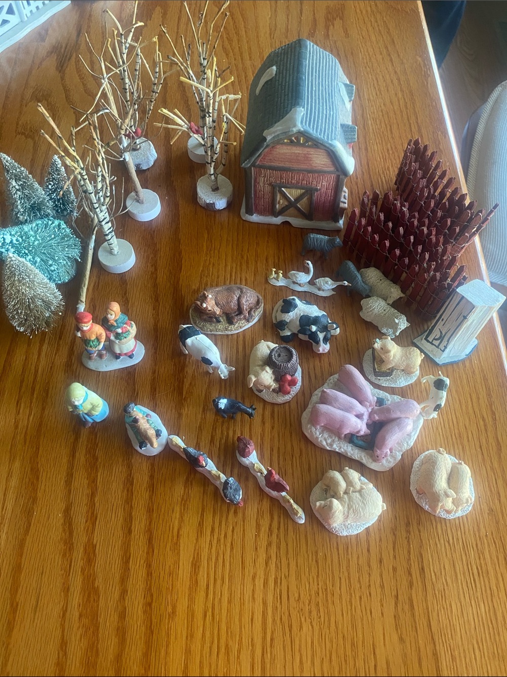 Miniature Farmhouse Figurine Set - Multicolor